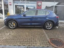 Blau Gebraucht 2018 Alfa Romeo Stelvio Super SUV | 21.900 € (Superpreis)
