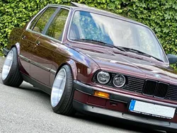 Rot Gebraucht 1987 BMW 320 Limousine | 28.900 €