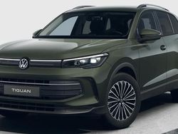 Metalliclackierung cipressinogrün Neu 2025 VW Tiguan Life SUV | 38.584 € (Superpreis)
