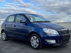 Blau Gebraucht 2013 Skoda Fabia Ambition Limousine | 5.900 € (Fairer Preis)