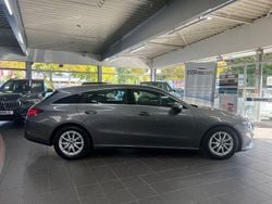 Mountaingrau Gebraucht 2021 Mercedes CLA180 Shooting Brake Kombi | 24.950 € (Guter Preis)