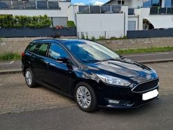 Schwarz Gebraucht 2017 Ford Focus Cool & Connect Kombi | 8.299 € (Guter Preis)