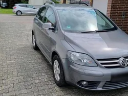 Grau Gebraucht 2008 VW Golf Plus Cross Van / Kleinbus | 3.900 € (Fairer Preis)