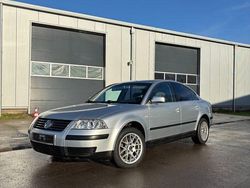 Silber Gebraucht 2001 VW Passat Comfortline Limousine | 2.500 € (Fairer Preis)