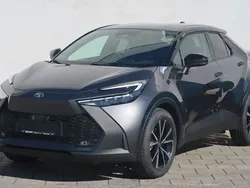 Grau Neu 2025 Toyota C-HR SUV | 39.740 € (Etwas zu teuer)