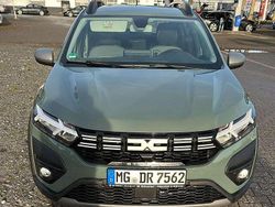 Grün Gebraucht 2023 Dacia Sandero Expression Limousine | 11.990 € (Superpreis)