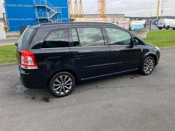 Schwarz Gebraucht 2010 Opel Zafira Van / Kleinbus | 3.700 €