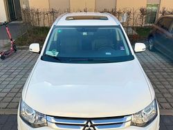 Weiß Gebraucht 2014 Mitsubishi Outlander SUV | 11.900 € (Fairer Preis)