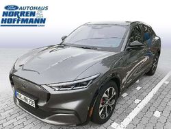 Carbonized gray/asher gray Gebraucht 2023 Ford Mustang Mach-E Premium SUV | 52.980 € (Teuer)