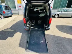 Blau Gebraucht 2017 VW Caddy Highline Van / Kleinbus | 31.990 €