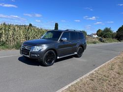 Grau Gebraucht 2016 Mitsubishi Pajero SUV | 24.000 € (Superpreis)