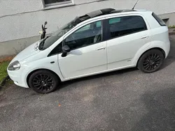 Weiß Gebraucht 2010 Fiat Grande Punto Kleinwagen | 2.950 €