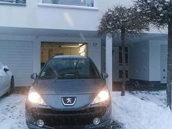 Grau Gebraucht 2009 Peugeot 207 Kleinwagen | 2.200 € (Fairer Preis)