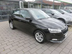 Schwarz Gebraucht 2020 Skoda Fabia Ambition Limousine | 11.670 € (Fairer Preis)