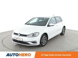 Weiß Gebraucht 2017 VW Golf VII Sound Limousine | 13.130 € (Guter Preis)