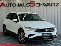 Weiß Gebraucht 2023 VW Tiguan Active SUV | 20.990 € (Superpreis)