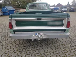 Dodge D100