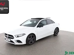 Weiß Gebraucht 2021 Mercedes A200 AMG Limousine | 28.680 € (Etwas zu teuer)