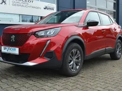 Rot Gebraucht 2022 Peugeot e-2008 Active SUV | 21.990 € (Etwas zu teuer)