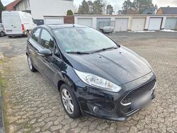 Schwarz Gebraucht 2016 Ford Fiesta Limousine | 7.000 €