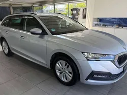 Silber Gebraucht 2021 Skoda Octavia Ambition Kombi | 13.390 € (Fairer Preis)