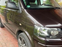 Braun Gebraucht 2011 VW Multivan Van | 22.000 € (Etwas zu teuer)