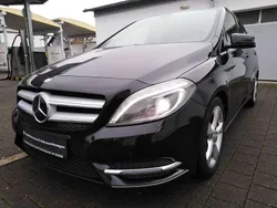 Kosmos schwarz Gebraucht 2013 Mercedes B200 Avantgarde Van / Kleinbus | 8.500 € (Fairer Preis)