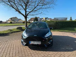 Schwarz Gebraucht 2016 Ford Fiesta ST Kleinwagen | 8.000 € (Fairer Preis)