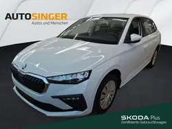 Moonweiss metallic Gebraucht 2024 Skoda Scala Essence Kleinwagen | 18.480 € (Guter Preis)
