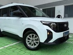 Weiß Gebraucht 2024 Ford Tourneo Courier Titanium Van / Kleinbus | 23.950 € (Fairer Preis)