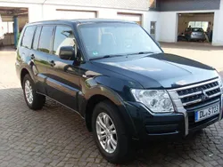 Grün Gebraucht 2015 Mitsubishi Pajero SUV | 16.600 €