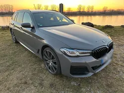 Grau Gebraucht 2020 BMW 530 M Sport Kombi | 31.490 € (Teuer)