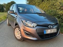 Grau Gebraucht 2014 Hyundai i20 Kleinwagen | 5.500 € (Guter Preis)