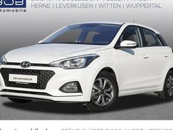 Weiß Gebraucht 2018 Hyundai i20 Trend Limousine | 10.888 € (Fairer Preis)