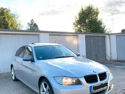 Grau Gebraucht 2006 BMW 320 Limousine | 2.950 € (Fairer Preis)