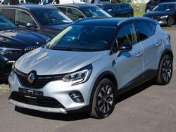 Grau Gebraucht 2024 Renault Captur SUV | 18.444 € (Guter Preis)