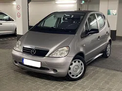 Grau Gebraucht 2001 Mercedes A140 Classic Van / Kleinbus | 2.850 € (Etwas zu teuer)