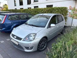 Grau Gebraucht 2008 Ford Fiesta Kleinwagen | 1.500 € (Fairer Preis)
