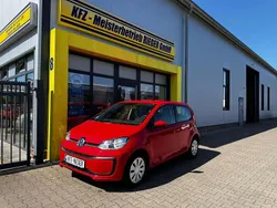 Rot Gebraucht 2017 VW up! move up! Kleinwagen | 8.200 € (Fairer Preis)