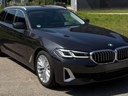 Grau Gebraucht 2022 BMW 530 Luxury Line Kombi | 37.500 € (Guter Preis)