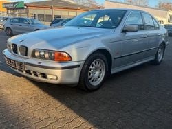 Silber Gebraucht 1996 BMW 523 Limousine | 3.500 €
