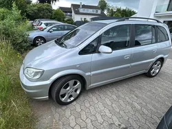 Silber Gebraucht 2005 Opel Zafira Van / Kleinbus | 2.499 € (Fairer Preis)
