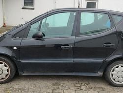 Schwarz Gebraucht 2002 Mercedes A140 Kleinwagen | 650 €