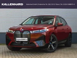 Rot Gebraucht 2022 BMW iX SUV | 55.335 € (Superpreis)