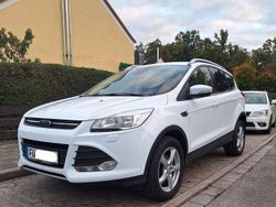 Weiß Gebraucht 2016 Ford Kuga Trend SUV | 11.740 € (Fairer Preis)