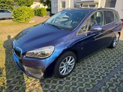 Blau Gebraucht 2018 BMW 225 Active Tourer iPerformance Van / Kleinbus | 16.999 € (Fairer Preis)