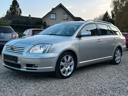 Silber Gebraucht 2005 Toyota Avensis Executive Limousine | 7.690 €