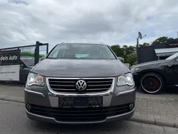 Grau Gebraucht 2007 VW Touran Highline Van / Kleinbus | 6.699 € (Teuer)