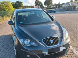 Grau Gebraucht 2009 Seat Altea XL Van / Kleinbus | 5.000 € (Teuer)