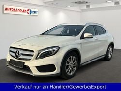Weiß Gebraucht 2017 Mercedes 200 AMG line Limousine | 13.499 € (Superpreis)